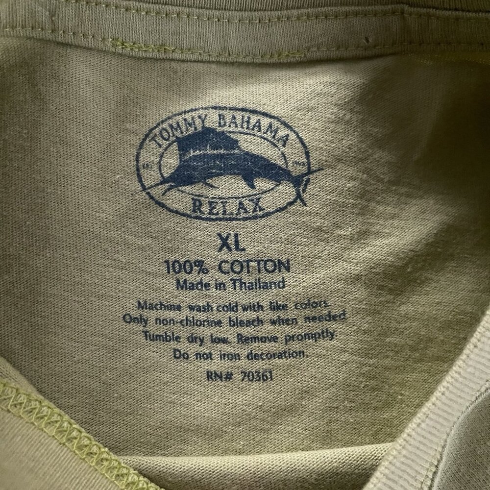 Tommy Bahama Mens Graphic T Shirt Western Parrot Bar XL Tropical Casual Y2K - Picture 4 of 9
